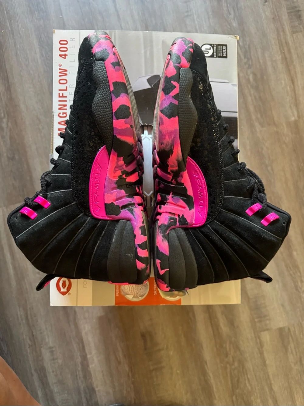 Jordan Men's Black and Pink Athletic Shoes